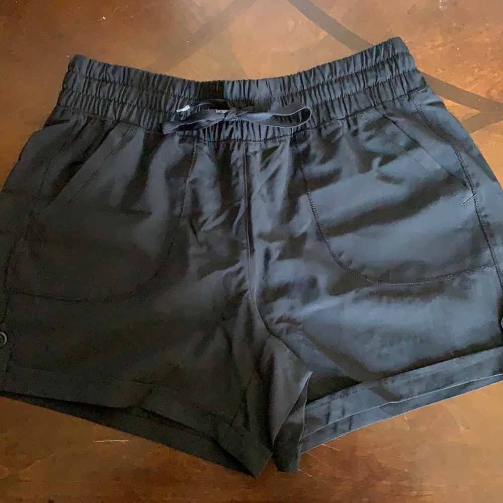 Cute Black Cargo Shorts!